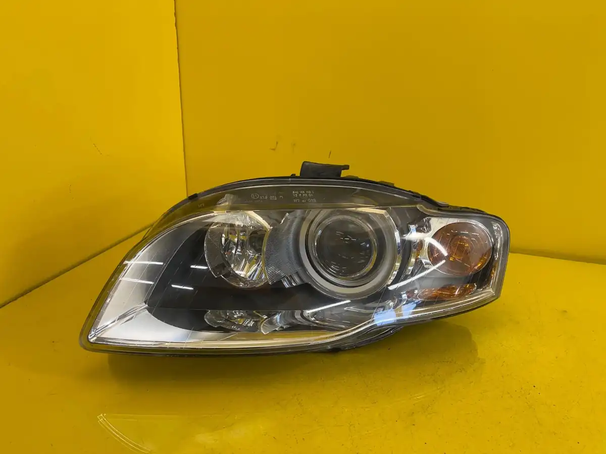 Far Audi A4 B7 Bixenon