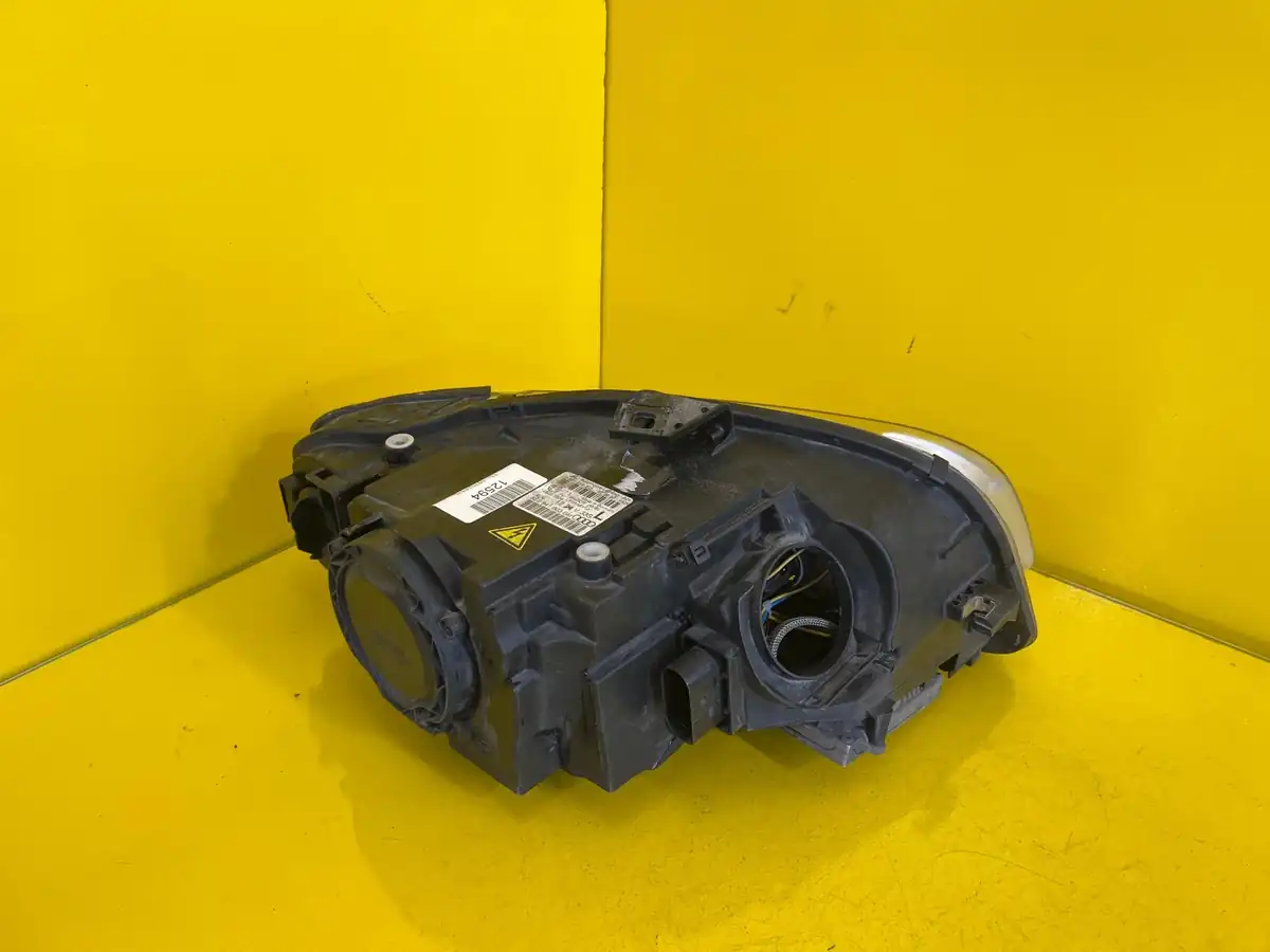Far Audi A4 B7 Bixenon
