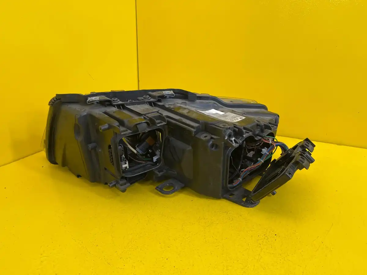 Far Dreapta Audi A8 D3 Xenon
