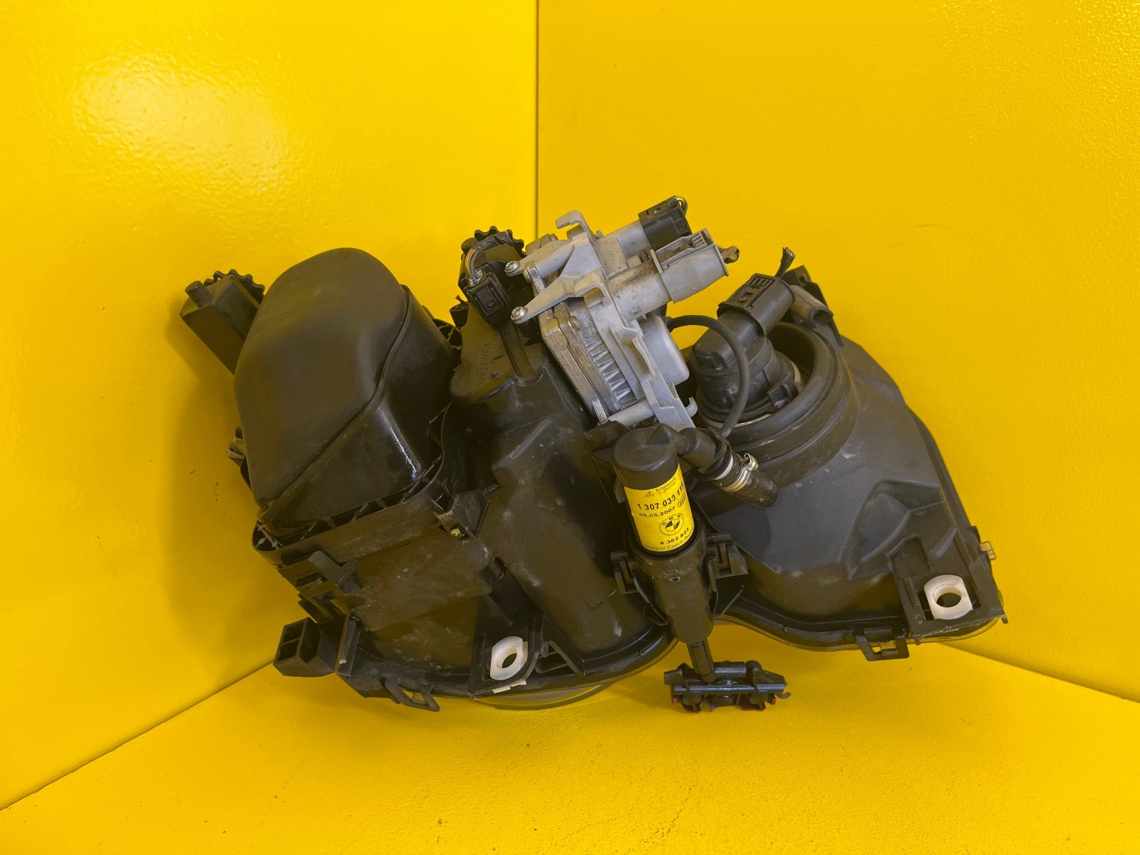 Far stânga Xenon E46 OEM 13031 - Image 3