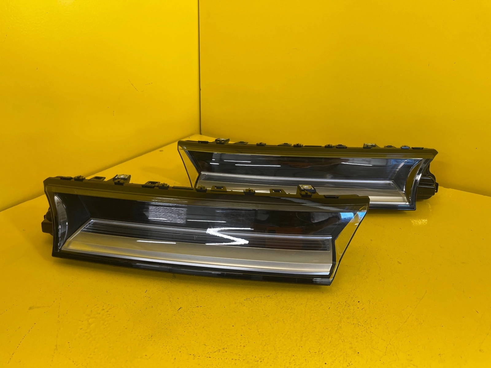 Far Volkswagen T7 7t0 LED