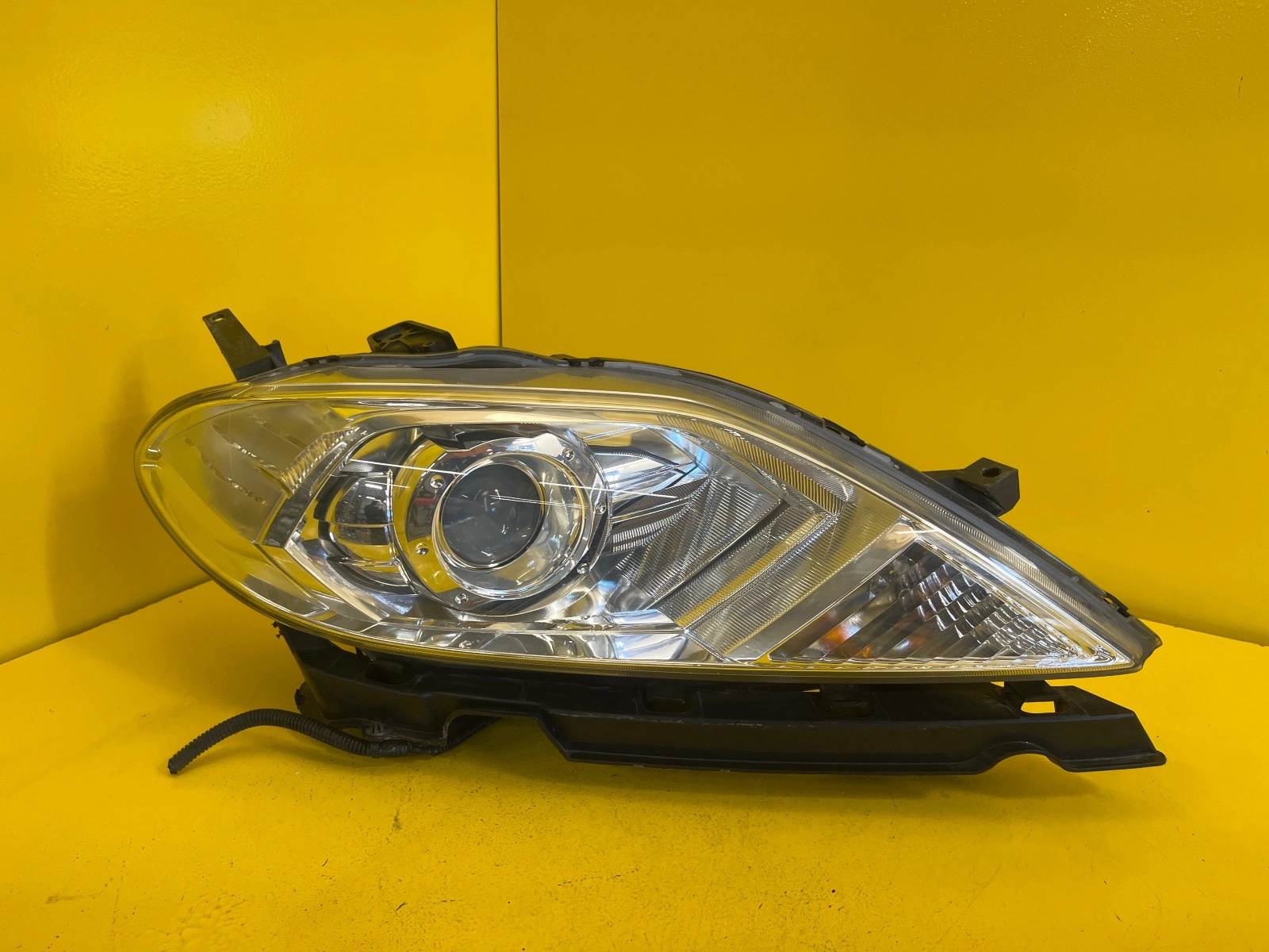 Far Dreapta Xenon Honda FRV FR-V