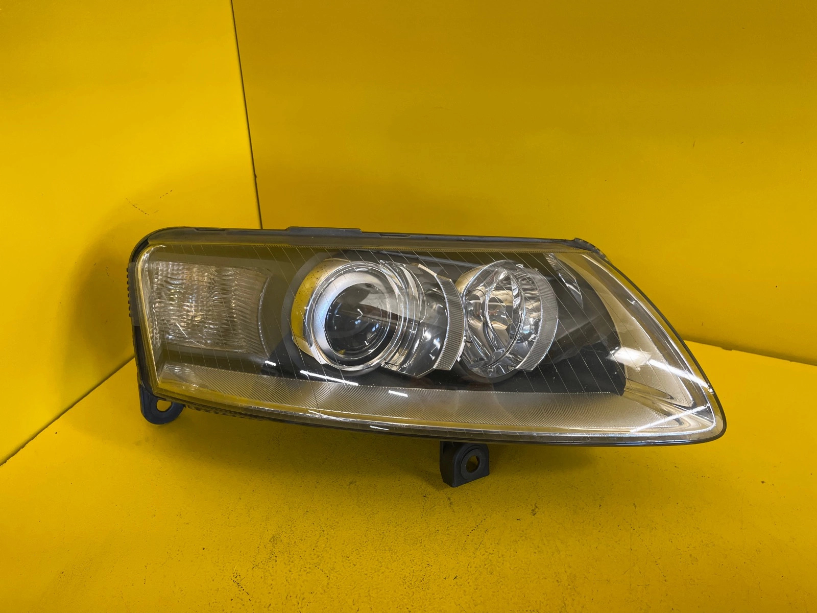 Far dreapta Bi-Xenon OEM 13227