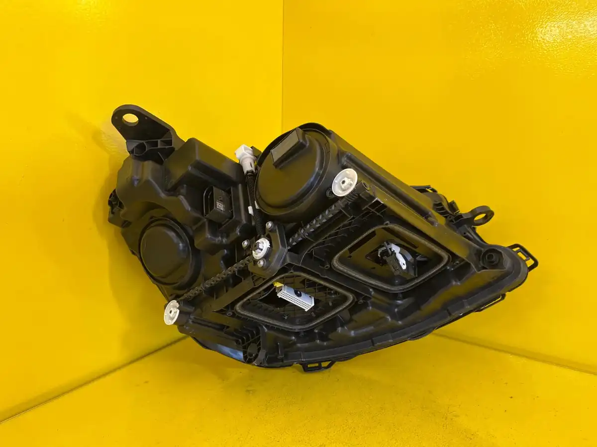 Far Stanga Mercedes Klasa W213 Lift Multibeam