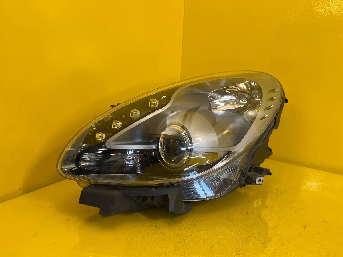 Far Stanga Alfa Romeo Giulietta Ciemna