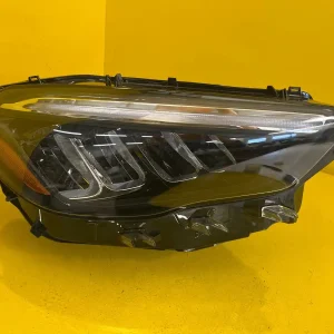 Far Dreapta Mercedes W247 Performance