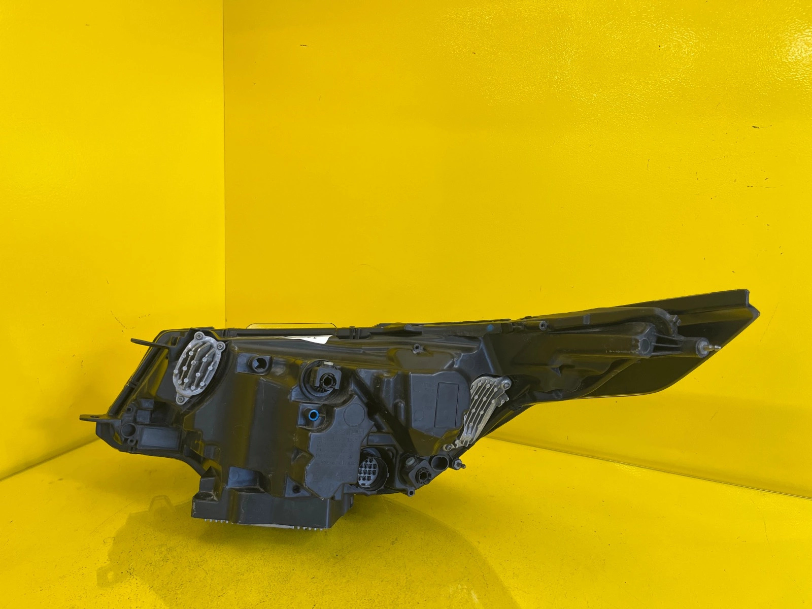 Far Dreapta Land Rover Discovery 5 L462 HY32--Ed Full LED - Image 3