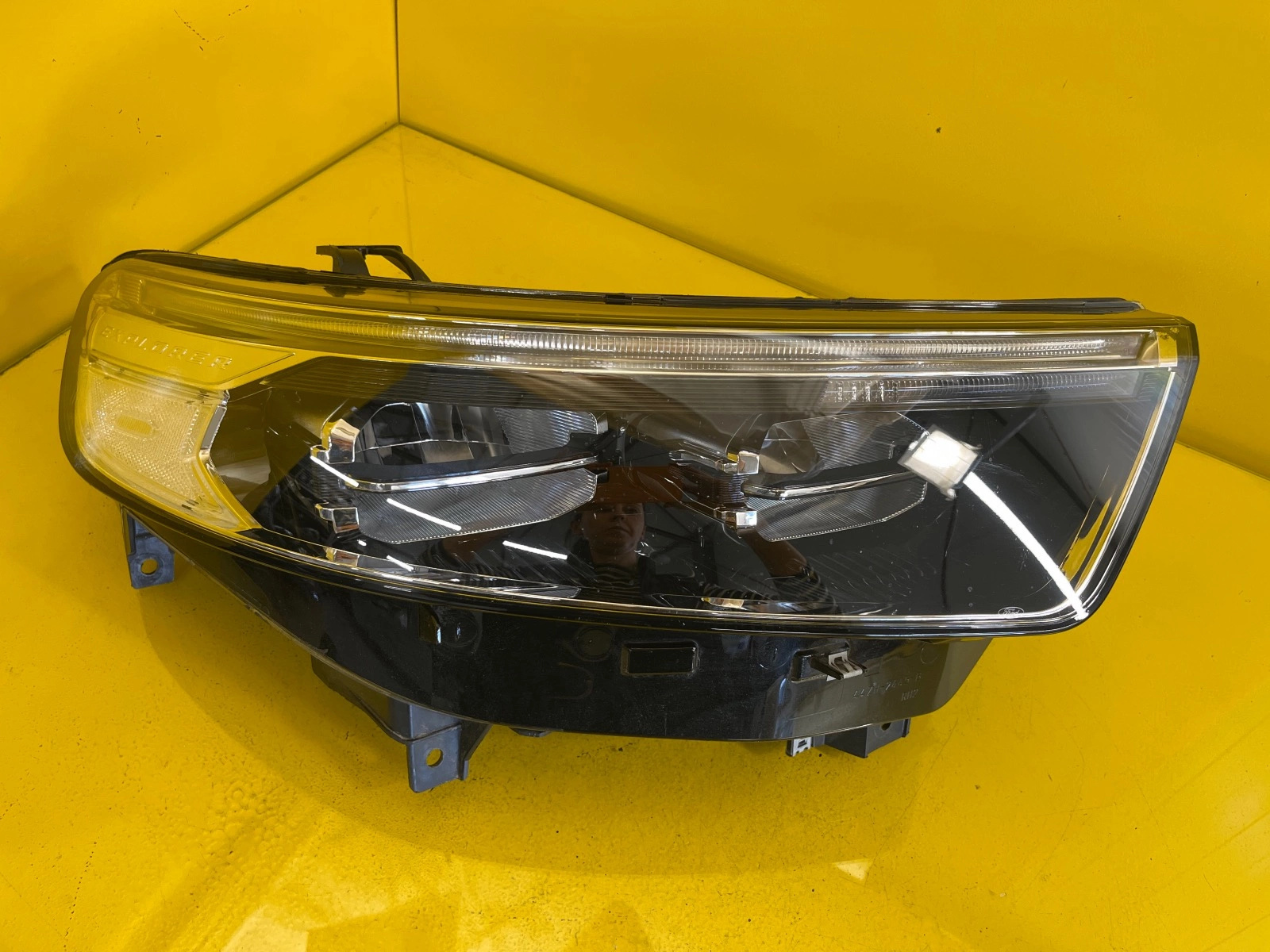 Far Dreapta Ford Explorer 19 Full LED