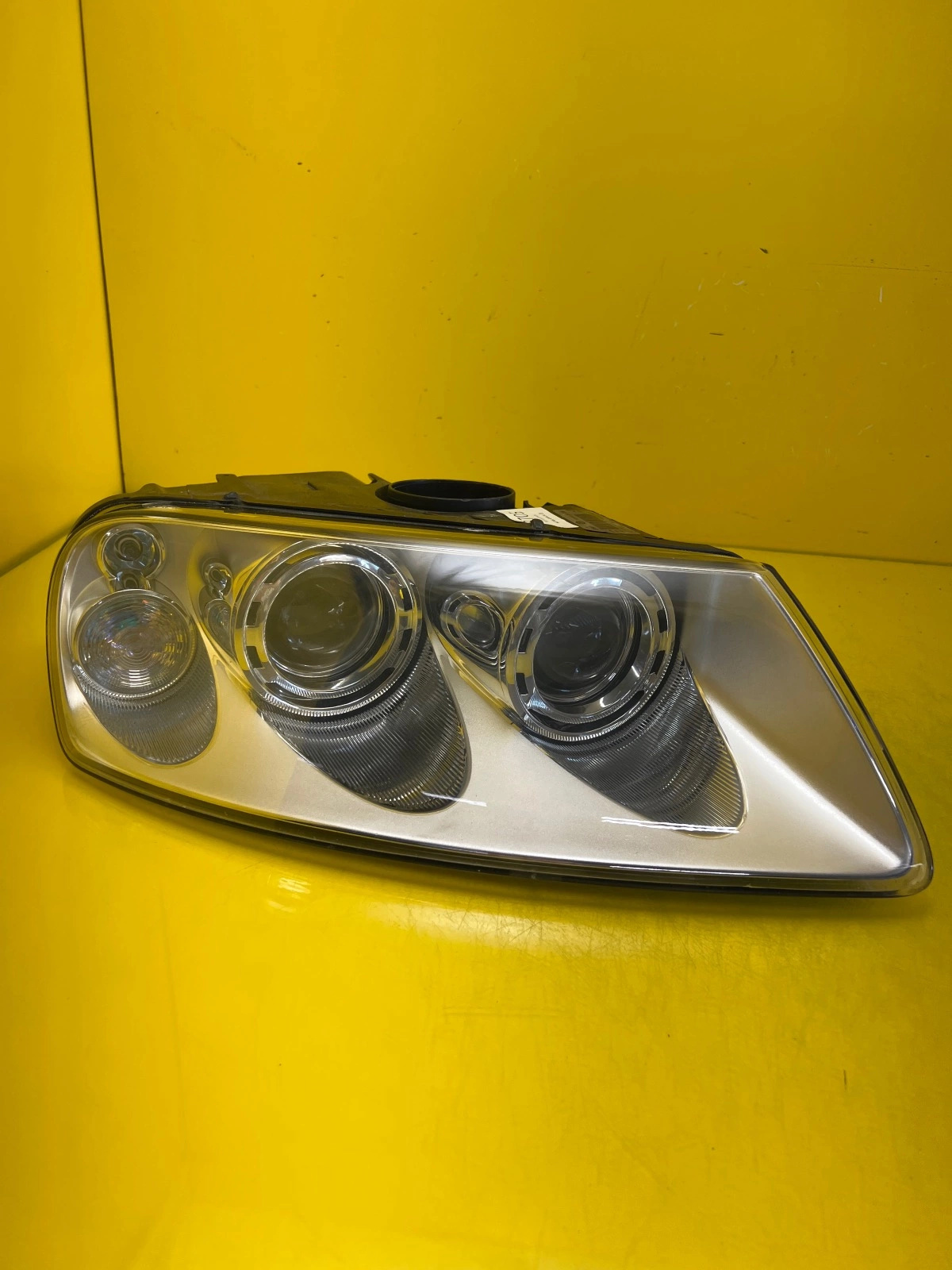 Far Dreapta VW Touareg I 02 Xenon