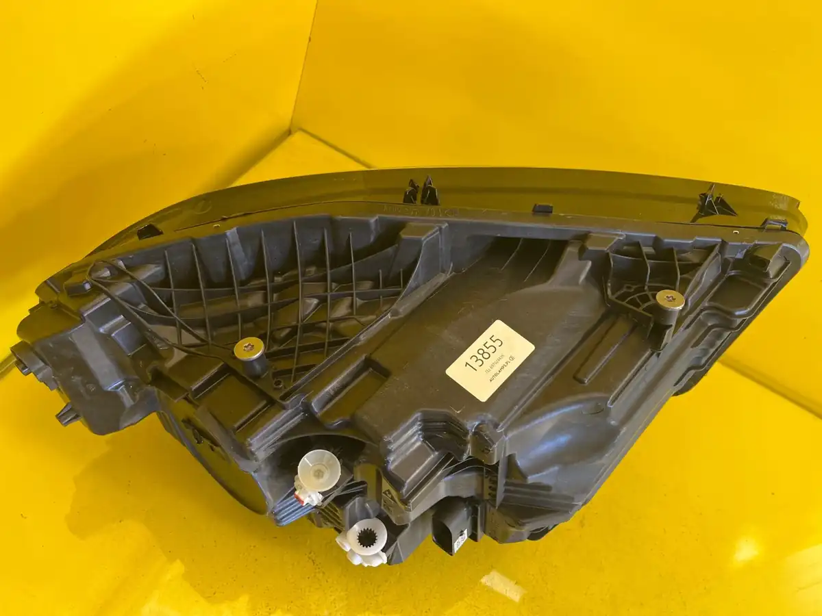 Far Stanga Mercedes W247 Performance