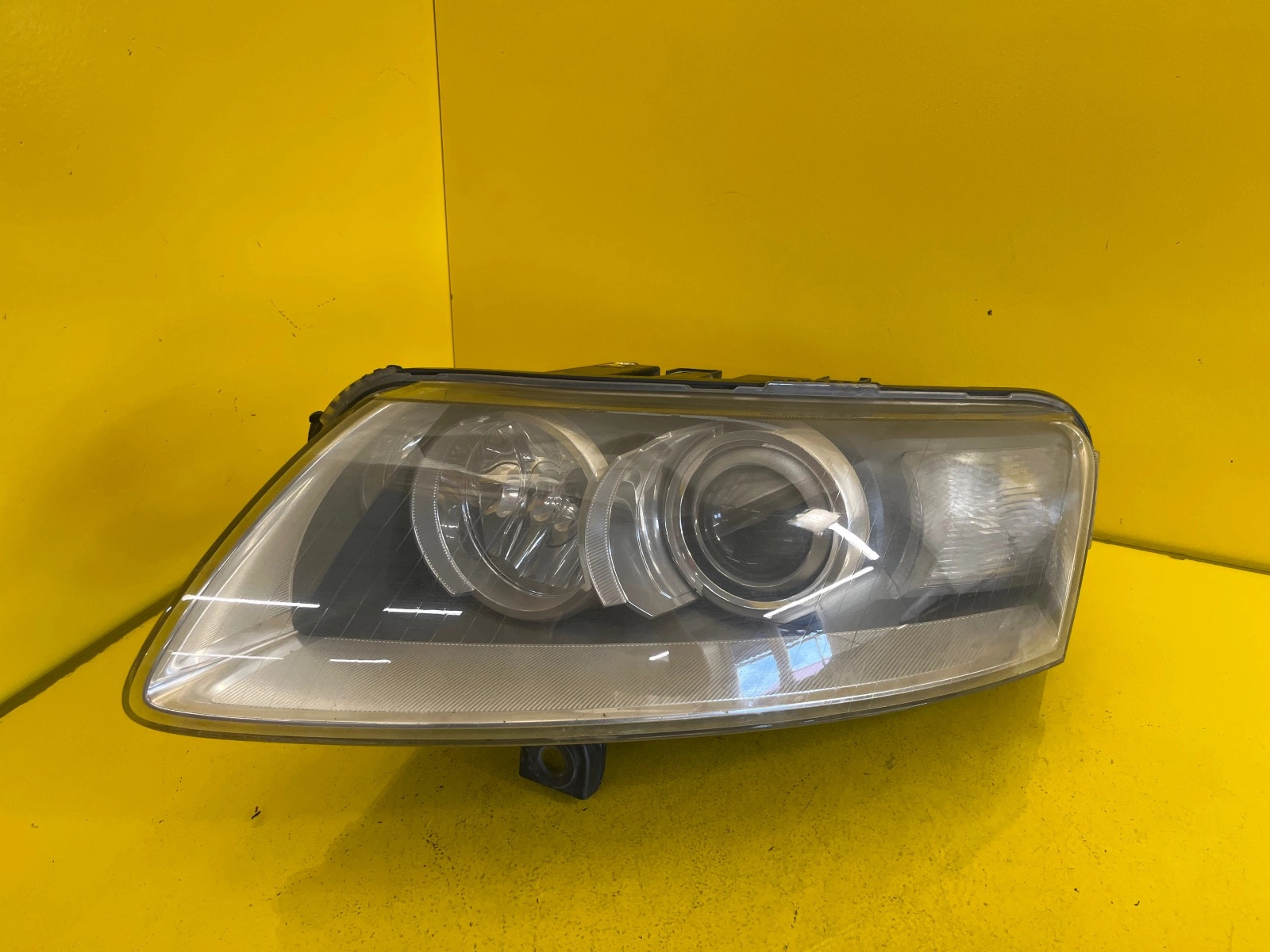 Far stânga Bi-Xenon OEM 13992