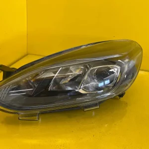 Far Ford Fiesta MK8 L1BB–Ce z Full LED