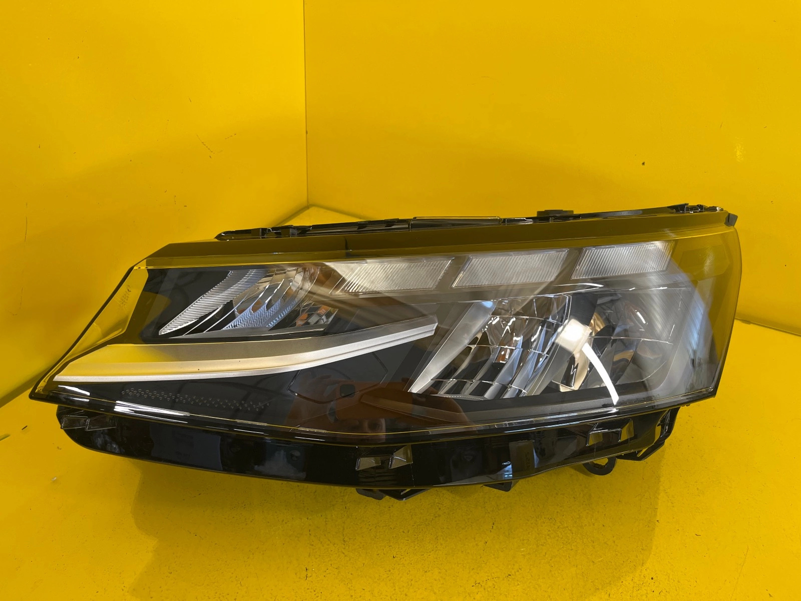 Far LED Volkswagen VW T7 TRANSPORTER