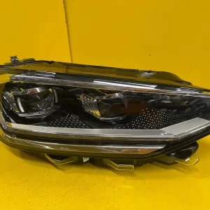 Far Dreapta VW Sportsvan Lift LED