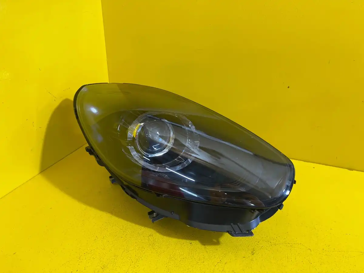 Far Dreapta Renault Alpine A110 Full LED