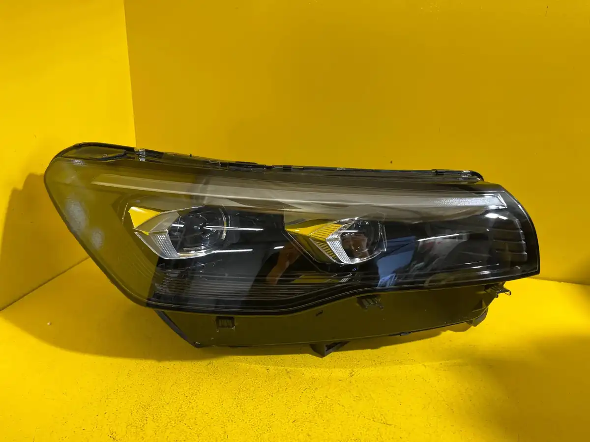 Far Dreapta VW Tiguan 571 24-