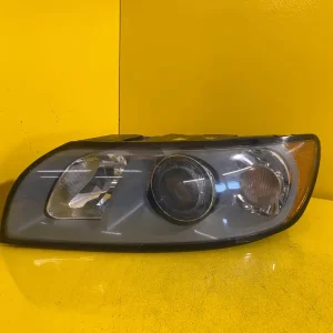 Far Volvo V50 04 Xenon