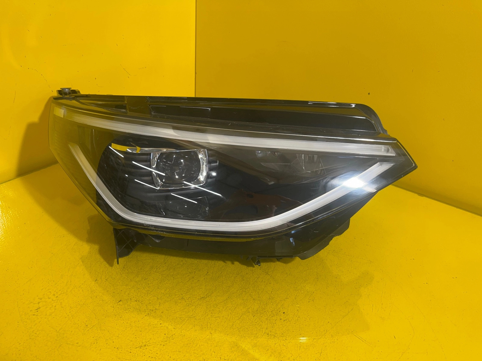 Far Dreapta Volkswagen Id 5 Full LED