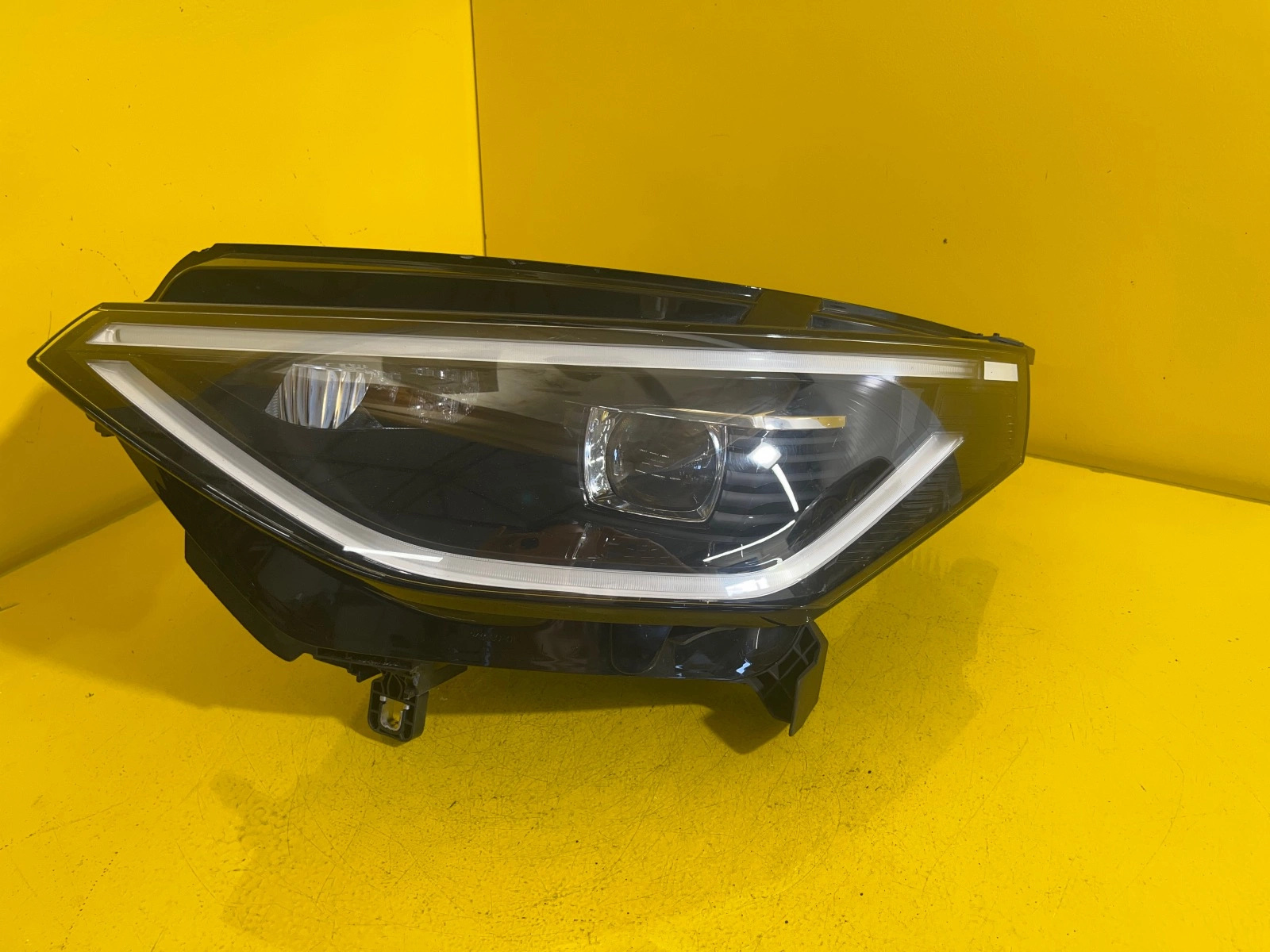 Far Volkswagen Id 5 Full LED