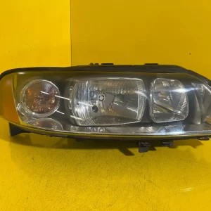 Far Dreapta Volvo V70 2 II Lift