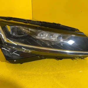 Far Dreapta Skoda Superb 3 Lift Full LED