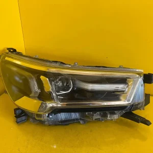 Far Dreapta Toyota Hilux VIII Lift Full LED