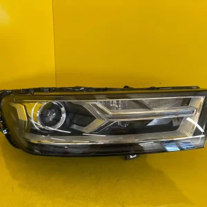 Far Dreapta Audi Q7 Bixenon
