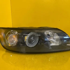 Far Dreapta Volvo V50 S40