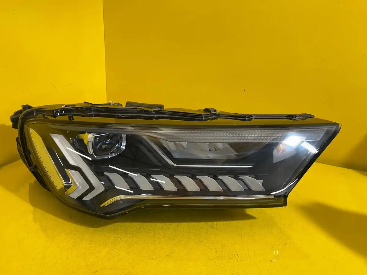 Far Dreapta Audi Q7 4M Matrix LED