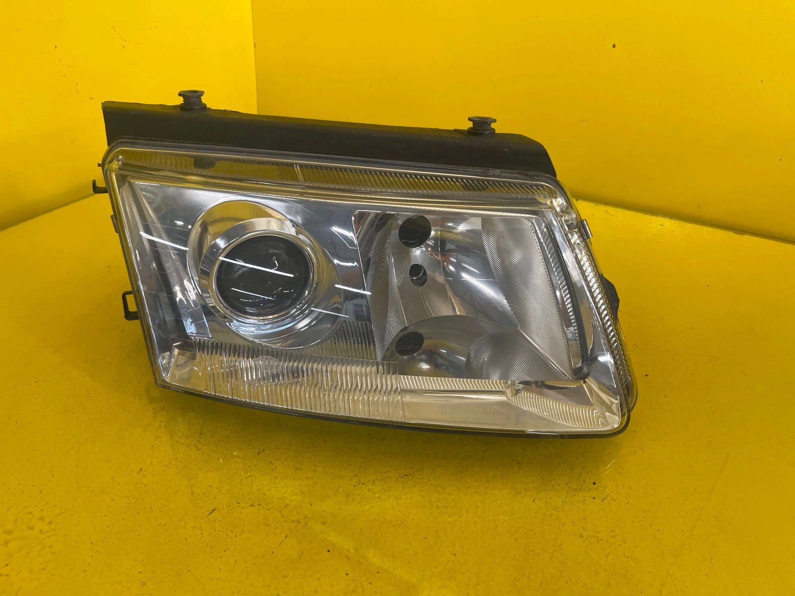 Far dreapta Xenon 2097-2001 OEM 15793