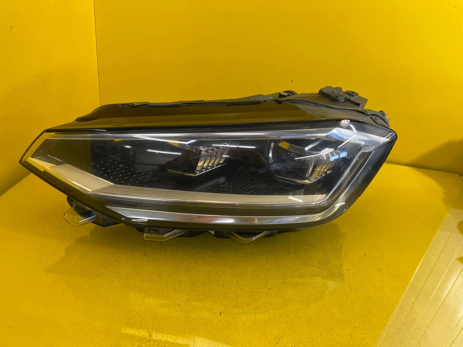 Far stânga Full LED Facelift OEM 16029
