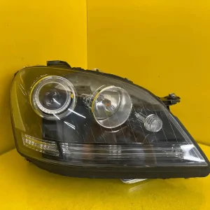 Far Dreapta Mercedes Ml W164 Przed Lift AMG Bixenon