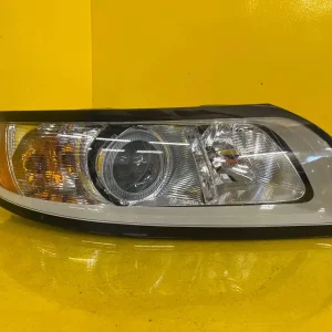 Far Dreapta Volvo S40 II V50 Lift Xenon