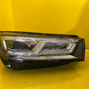 Far Dreapta Audi Q5 80A Full LED