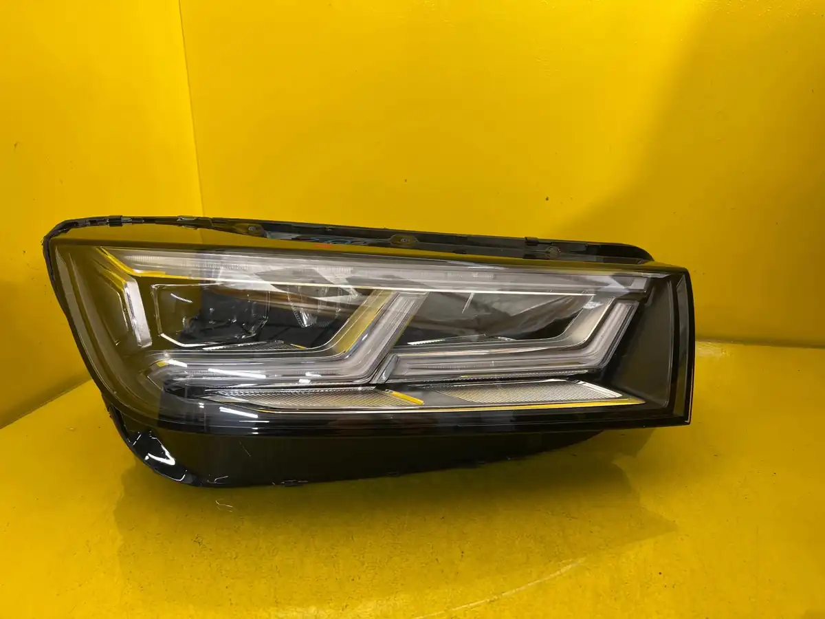 Far Dreapta Audi Q5 80A Full LED
