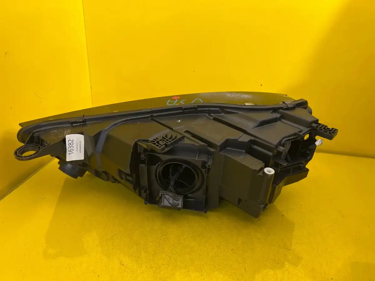 Far Dreapta Audi Q5 80A Full LED