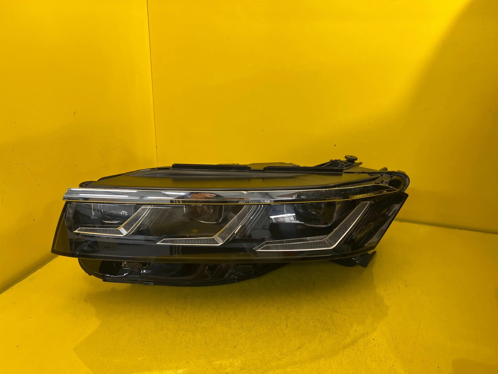 Far stânga Full LED Facelift OEM 16427