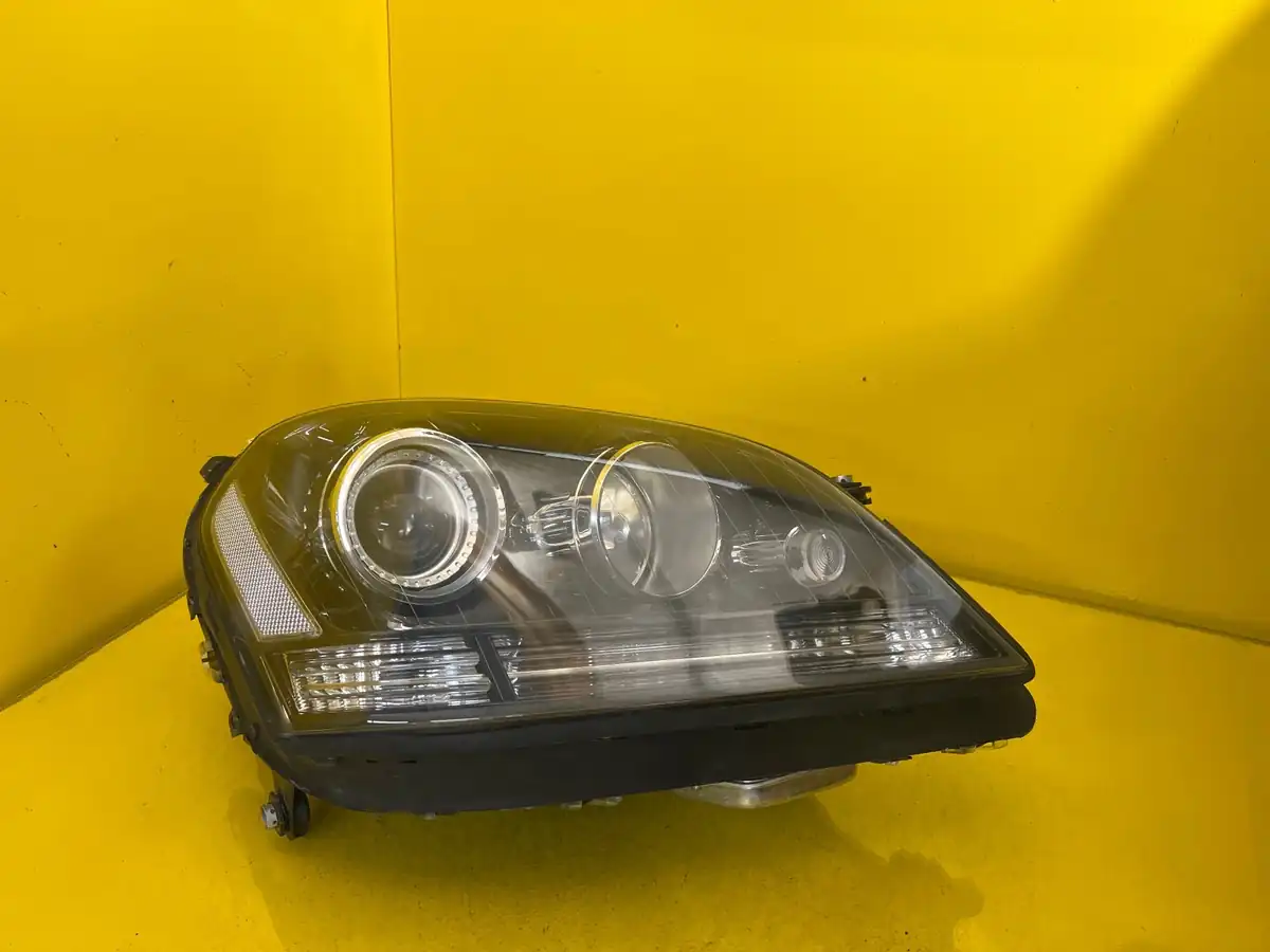 Far Dreapta Mercedes Ml W164 Przed Lift AMG Bixenon