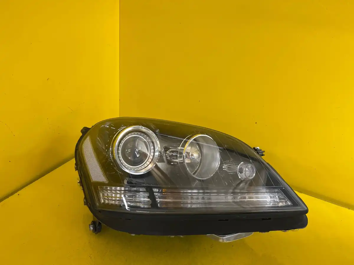 Far Dreapta Mercedes W164 Ml Przed Lift Bixenon