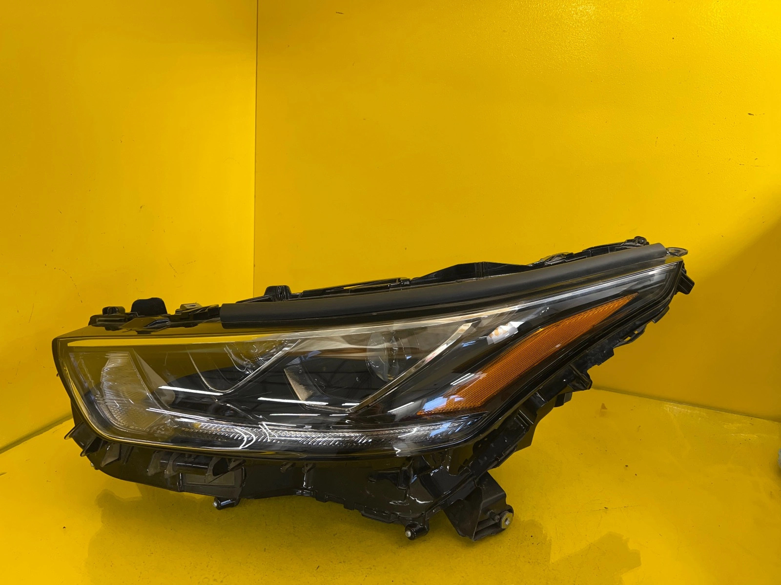 Far Toyota Highlander IV 20- Full LED