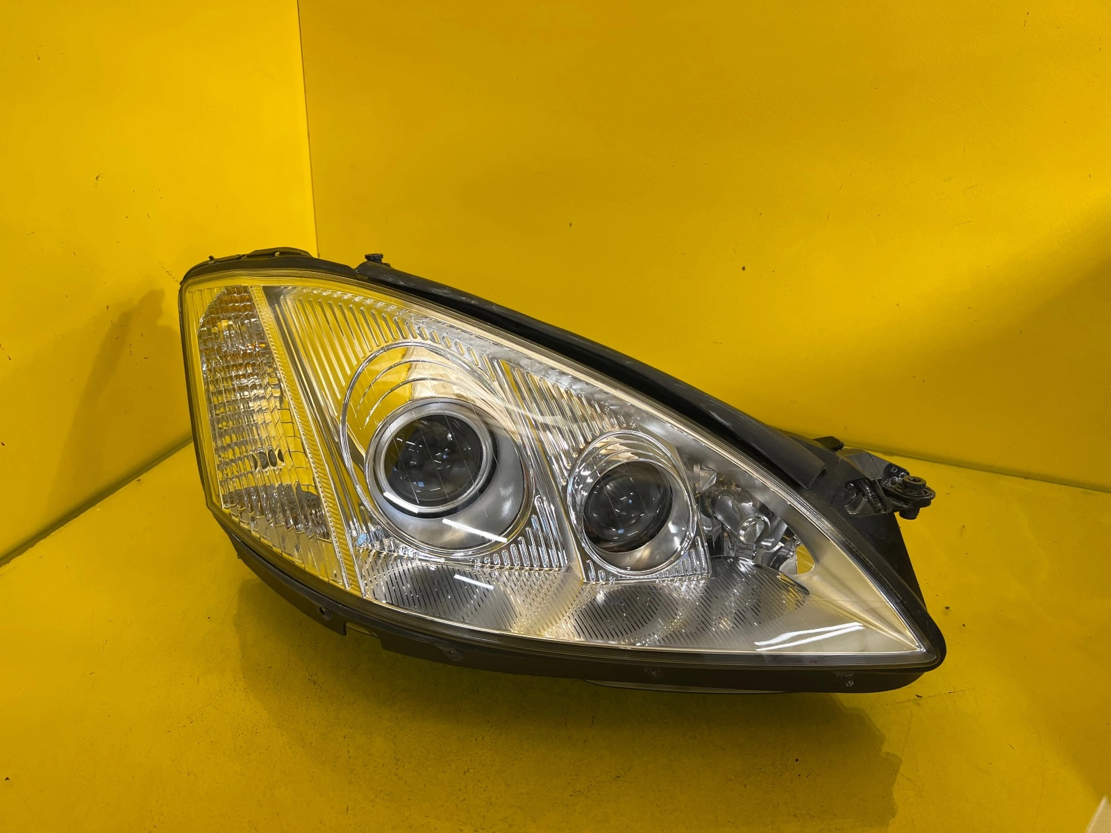 Far Dreapta Mercedes W221