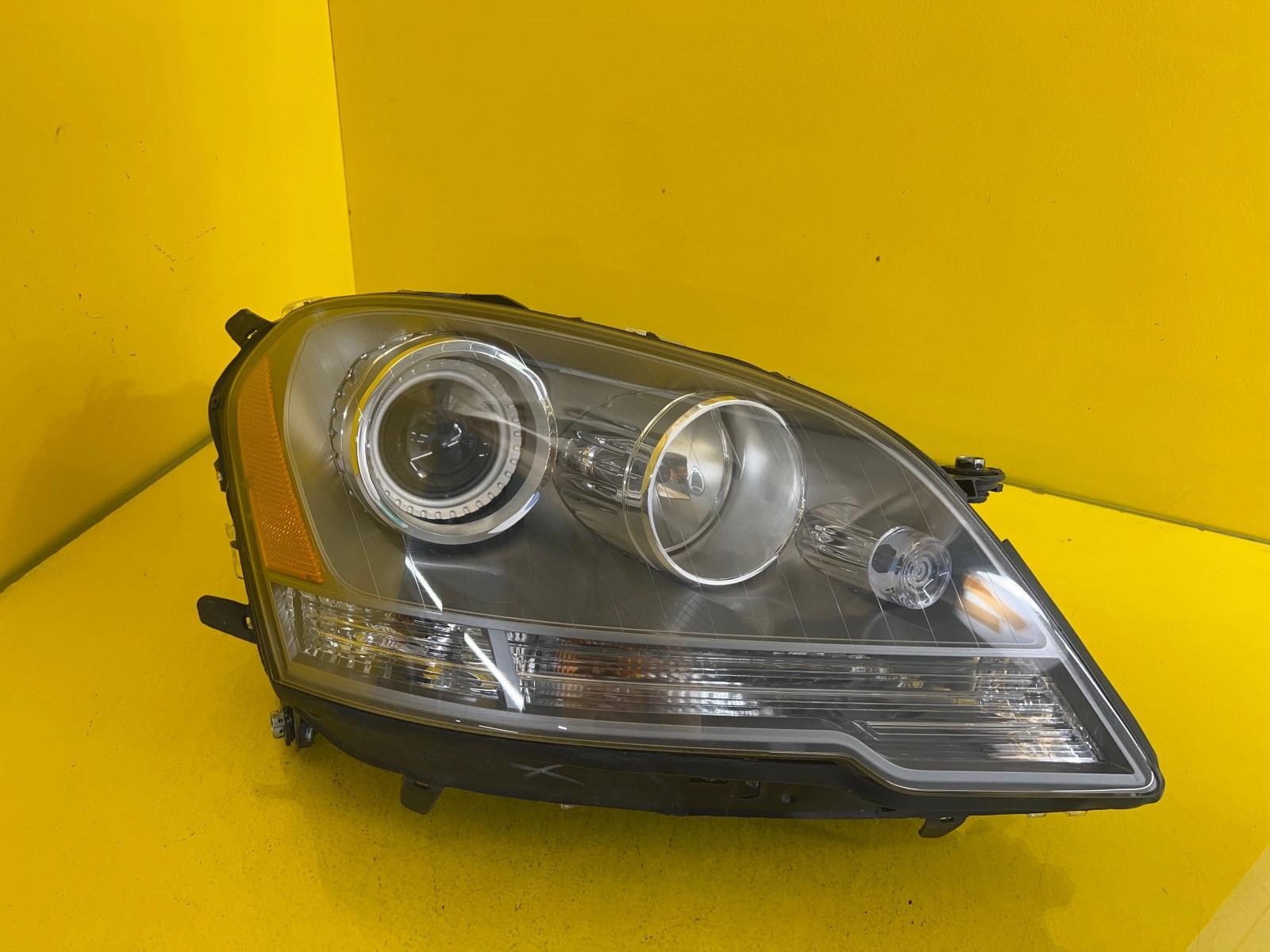 Far dreapta Bi-Xenon 2005-2008 OEM 17850