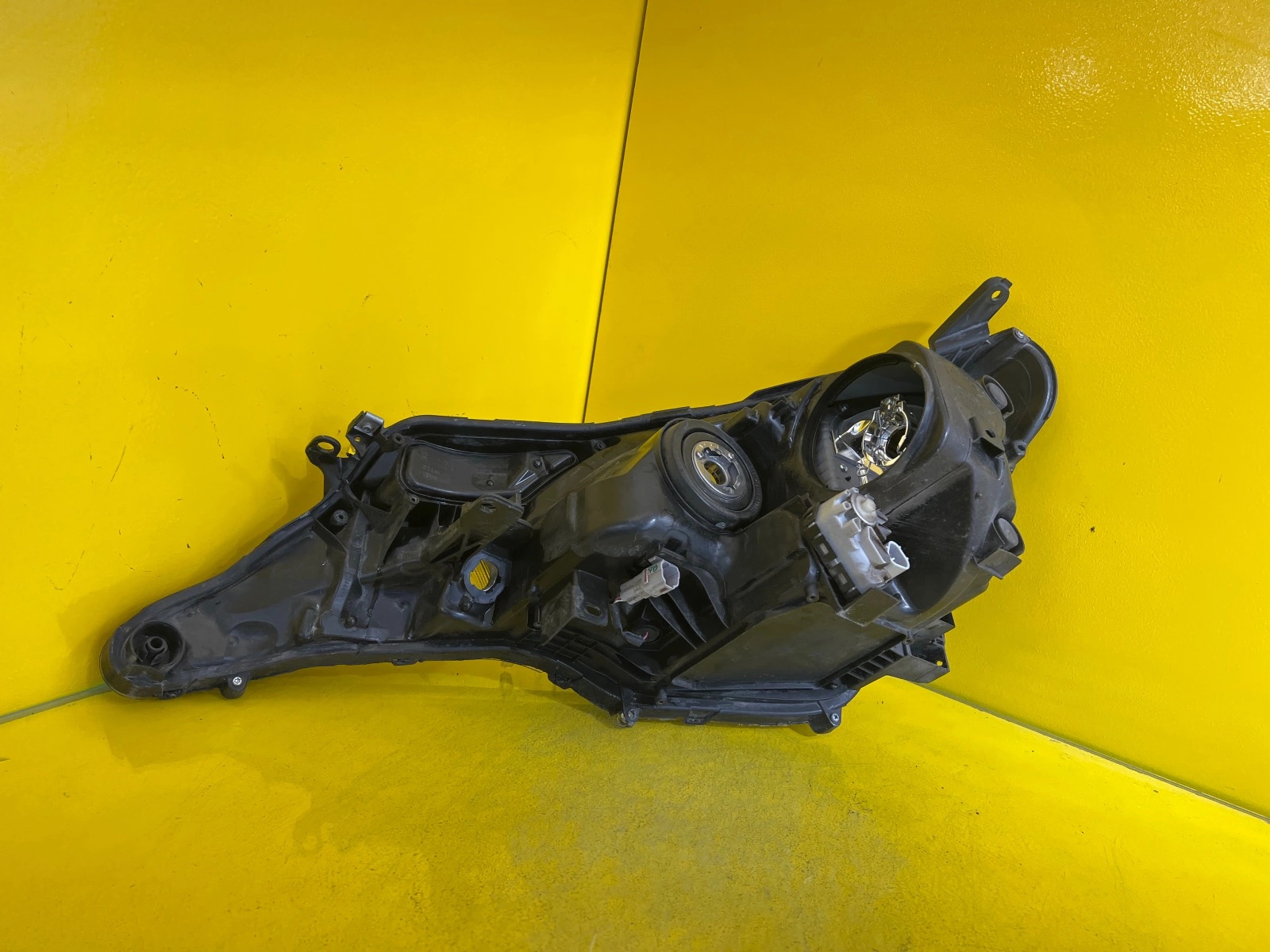Far Dreapta Toyota Rav4 IV Xenon - Image 3