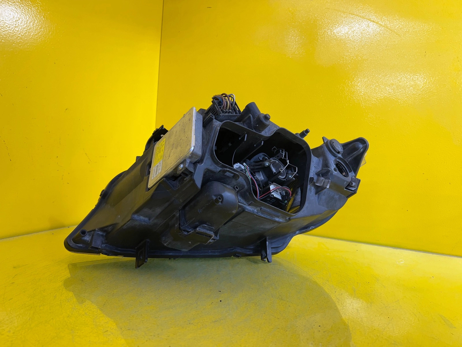 Far Dreapta BMW Seria 3 E90 2005 2008 Bixenon - Image 4