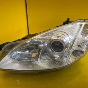 Far Stanga Mercedes Klasa W221