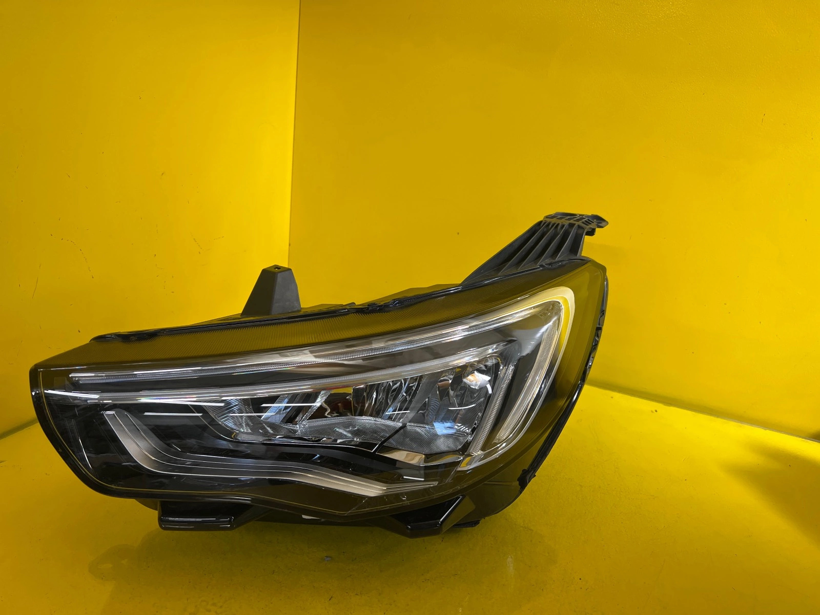 Far Opel Grandland X 17 Full LED
