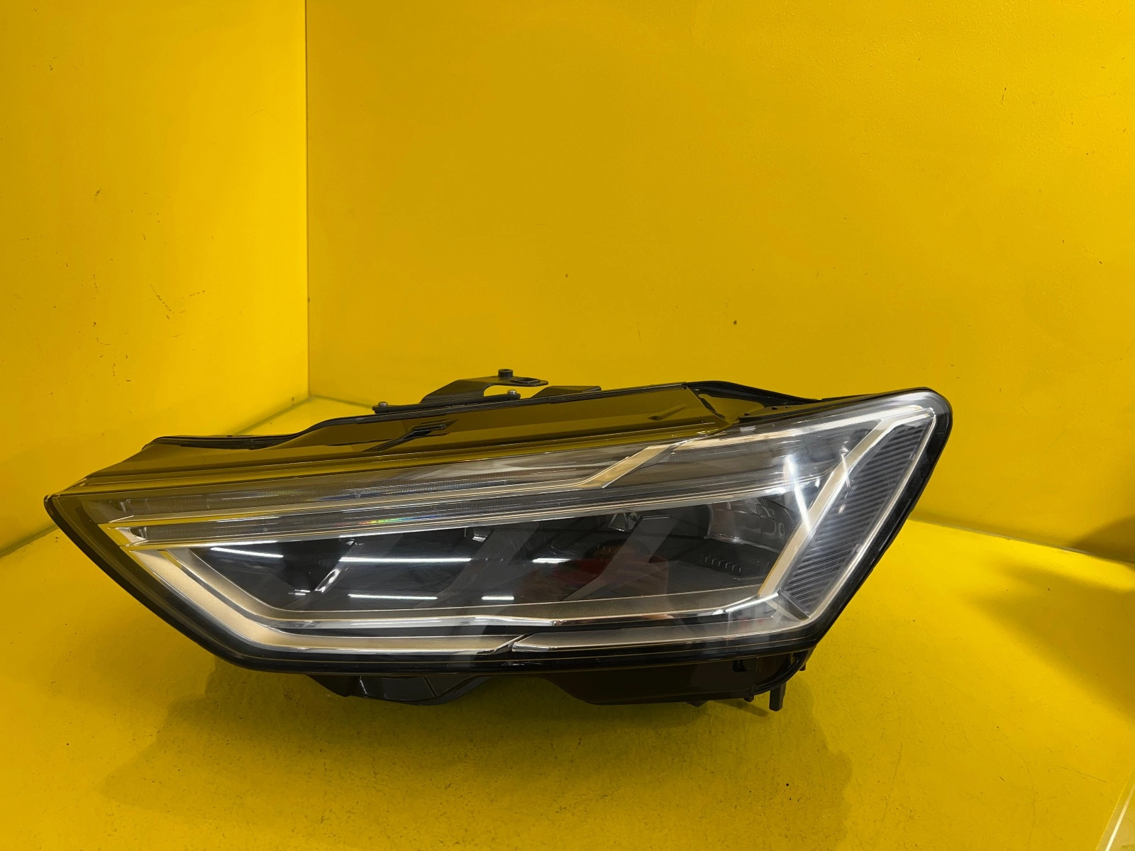 Far stânga Full LED OEM 17377