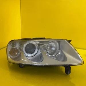 Far Dreapta VW Touareg 7L Xenon