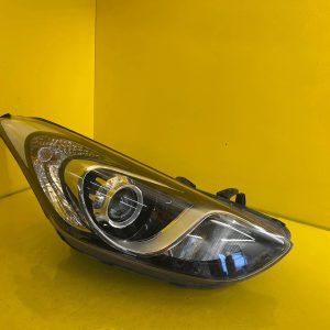 Far dreapta Bi-Xenon OEM 17232