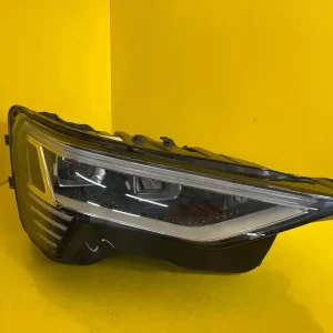 Far Dreapta Audi E-Tron Full LED
